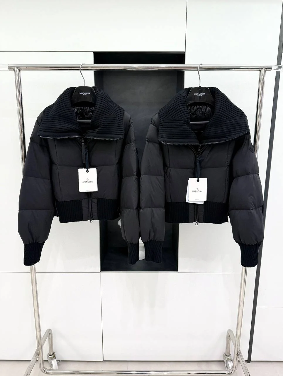 Жіноча куртка - Moncler